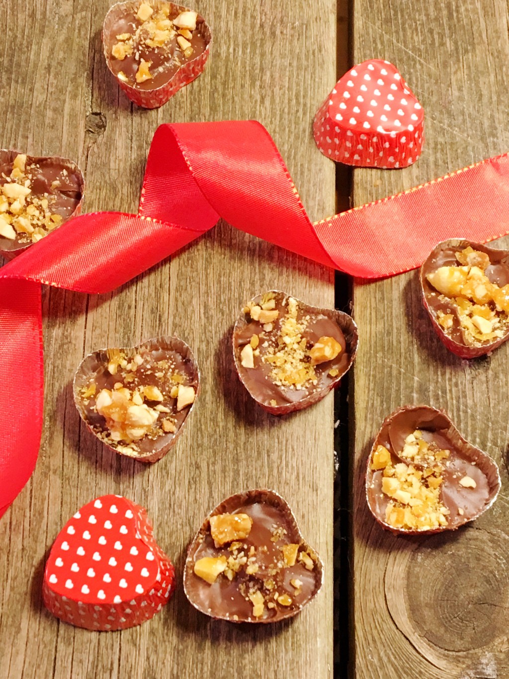 Sjokoladekonfekt med peanøttkrønsj