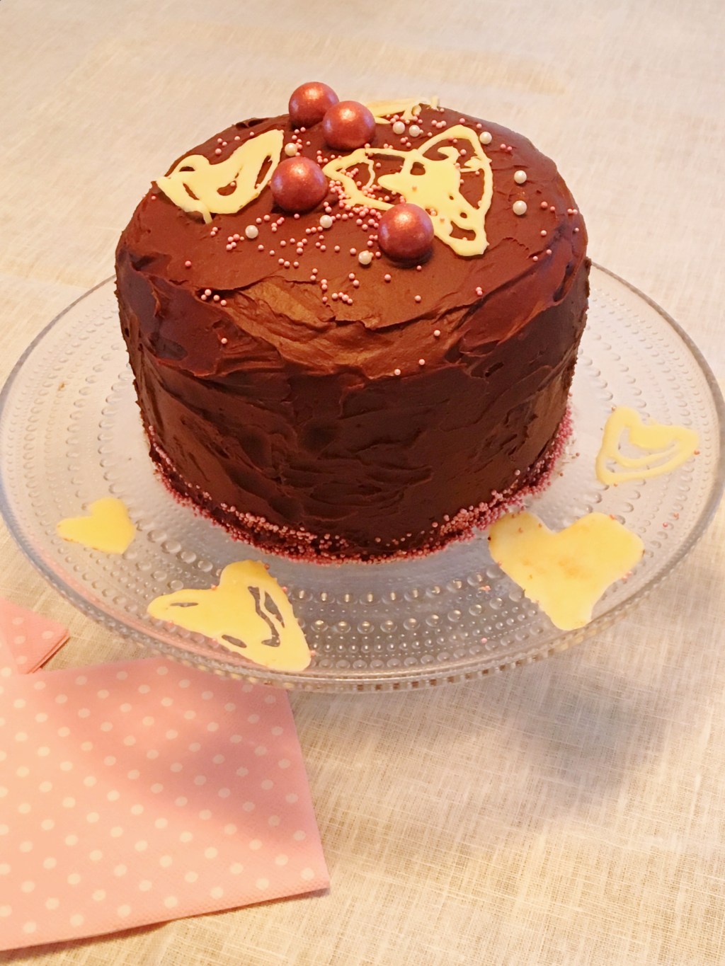 Sjokoladekake med bringebærfyll